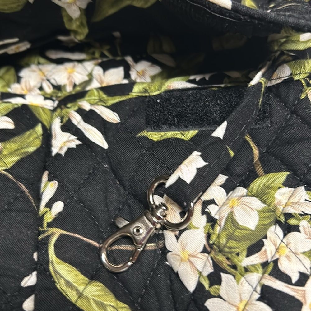 Vera Bradley shoulder bag. - Picture 6 of 6